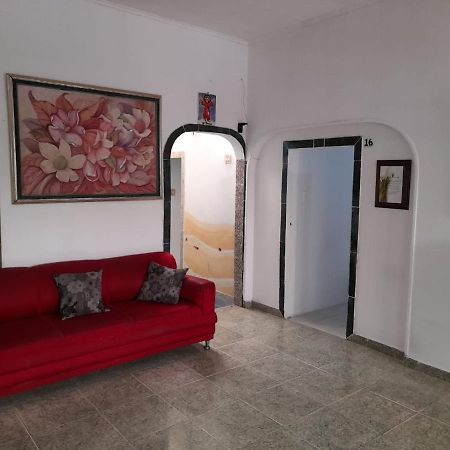 Tita'S Airport Hotel Cartagena エクステリア 写真