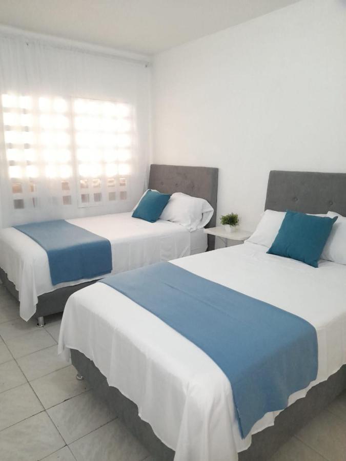 Tita'S Airport Hotel Cartagena エクステリア 写真