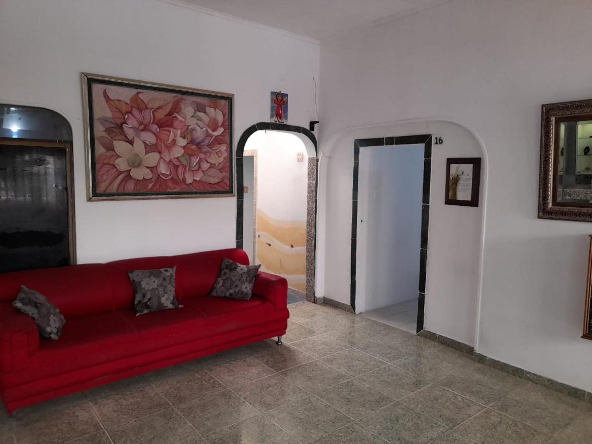 Tita'S Airport Hotel Cartagena エクステリア 写真