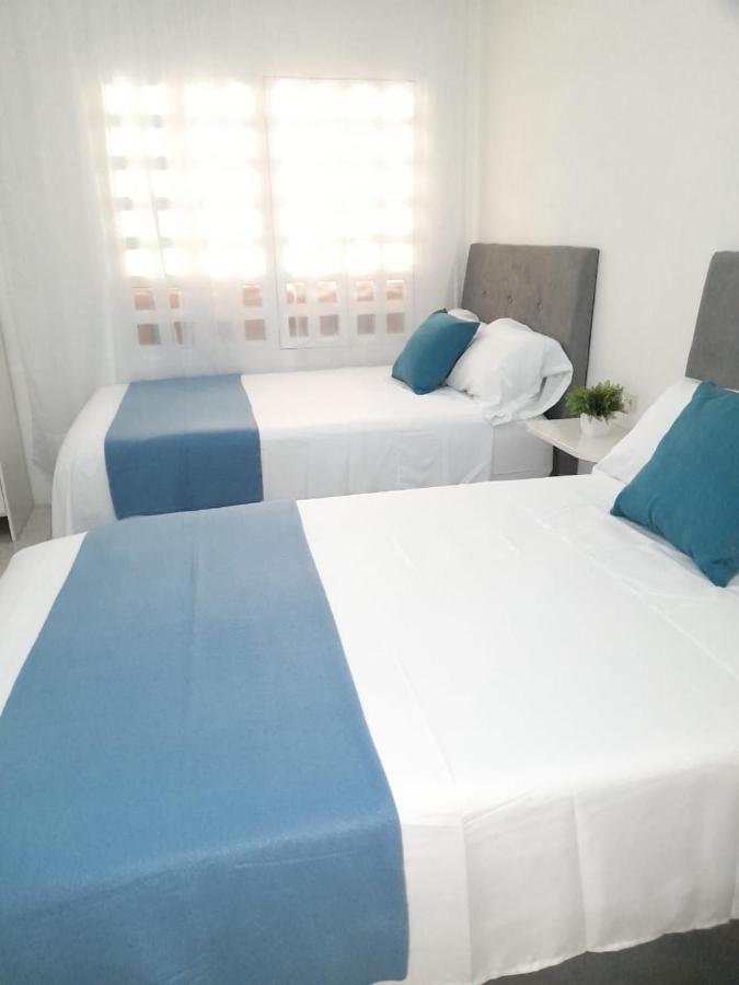 Tita'S Airport Hotel Cartagena エクステリア 写真