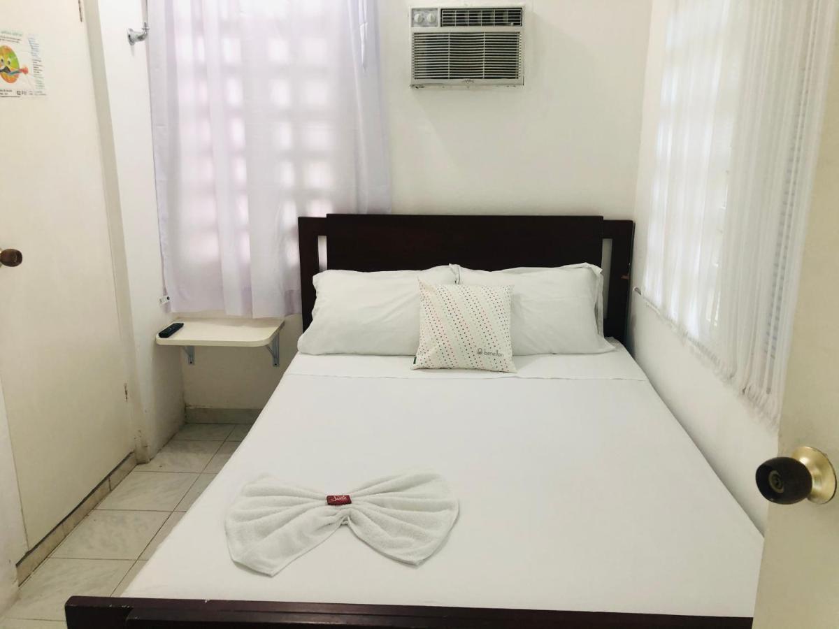 Tita'S Airport Hotel Cartagena エクステリア 写真