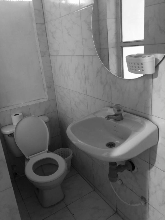 Tita'S Airport Hotel Cartagena エクステリア 写真