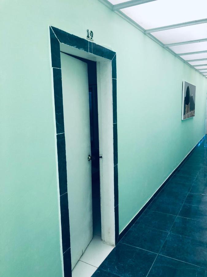 Tita'S Airport Hotel Cartagena エクステリア 写真