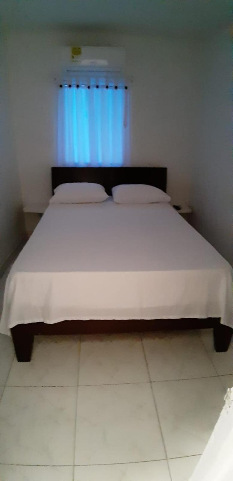 Tita'S Airport Hotel Cartagena エクステリア 写真
